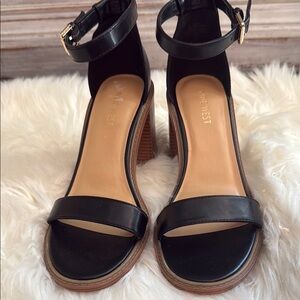 Nine West Black Heels with Classic Design